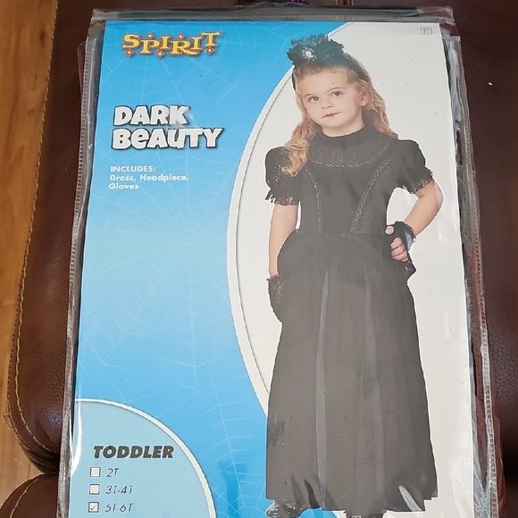 Spirit Halloween Dark Beauty Toddler Costume - Picture 1 of 6